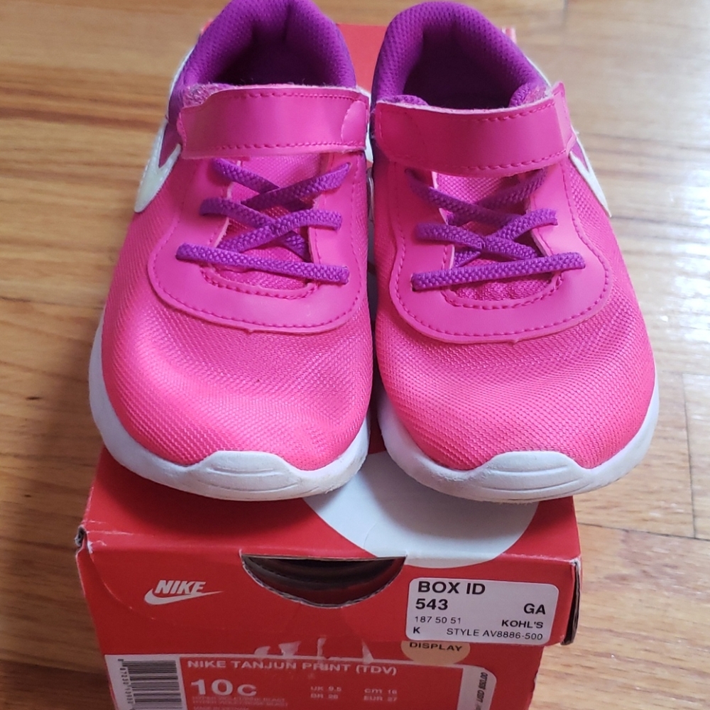EUC Girl's Nike Size 10